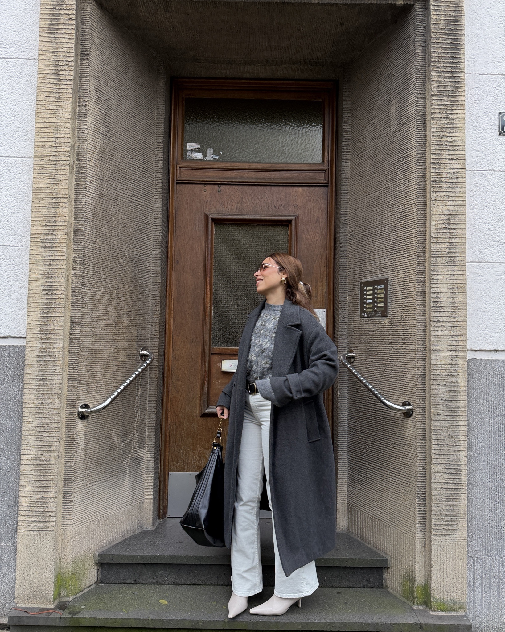 stepping in gray coat easy and stylish 

#LTKeurope #LTKdeutschland #LTKwinter