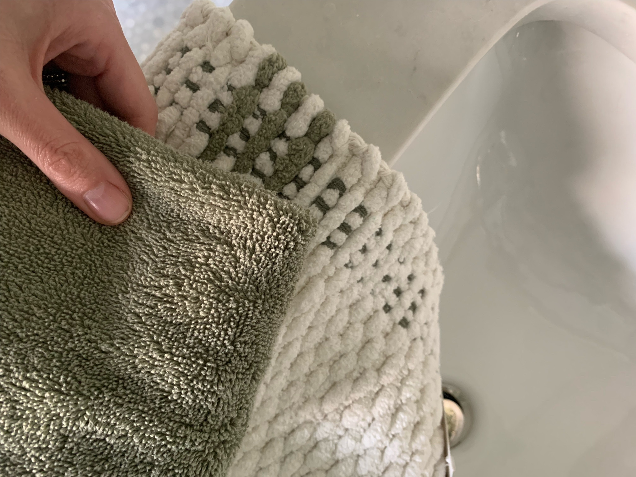 Bath mat + towels for hall bath 