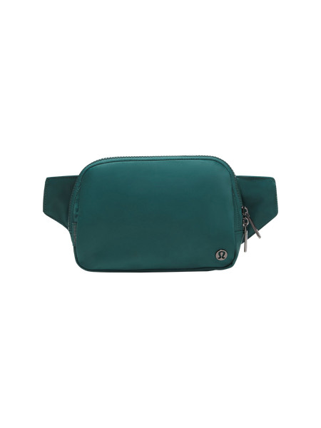 Everywhere Belt Bag Large 2L | Lululemon (US)