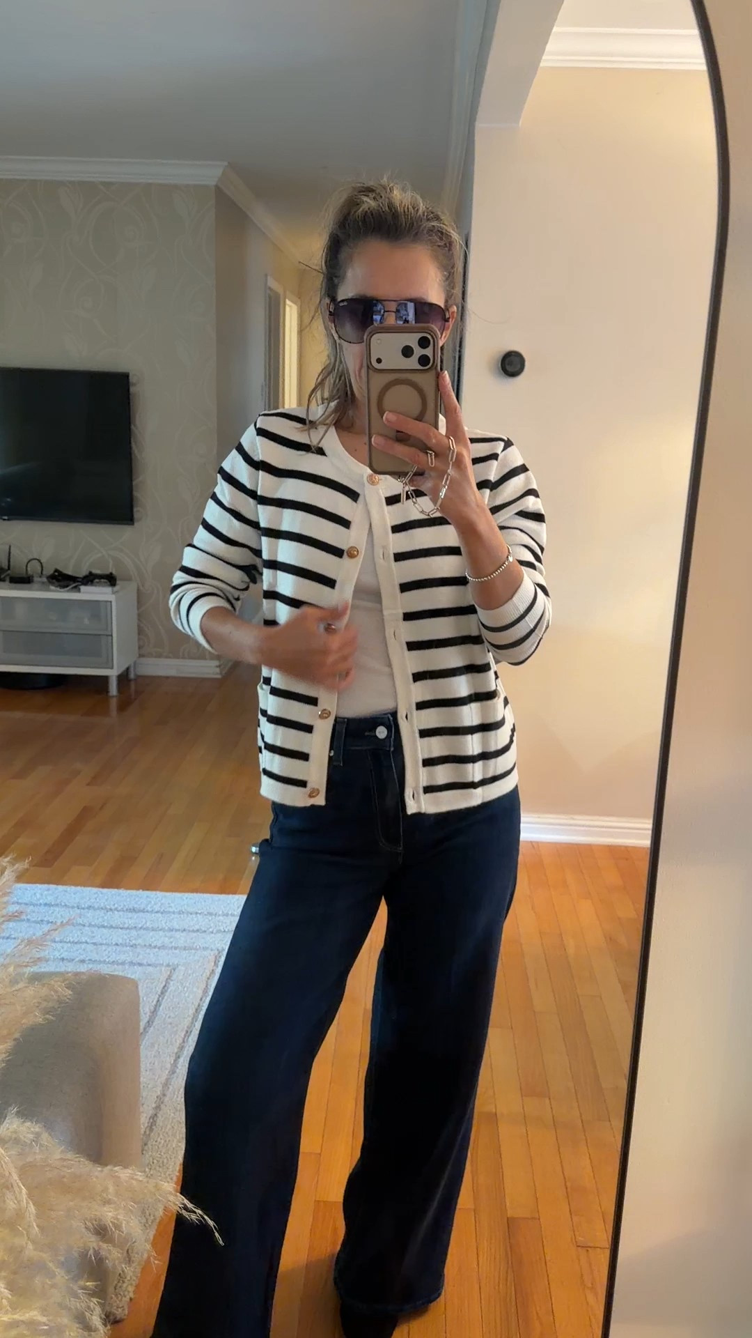 Striped cardigan sz S
Jeans sz 27
I’m 5’5” 122 lbs waist 27”

#LTKFindsUnder100 #LTKSeasonal #LTKFallSale