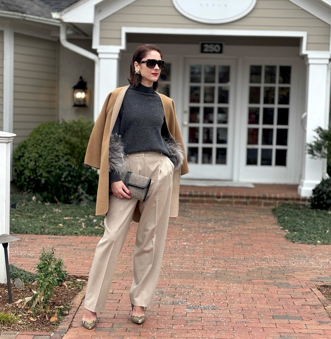Winter Chic ❄️ combining cozy textures like cashmere and wool with structured, tailored pieces to create a polished, layered look 

Complimenting the look with my newest @modusrio CLUTCH #AD
The Adrian Clutch, Wool Blend - Black leather trim is made by local artisans in Rio 🇧🇷 #womanowned #shopsmall 
Spacious, chic & versatile 

@maxmara trousers & 🕶️
@inez Alta pumps 🐍 ~ use  code caterina15 for 15% off your order 
@vince coat 
Vintage Earrings for a subtle pop of blue 

Shop my look via 🔗 in bio 

#winterlayers #chic