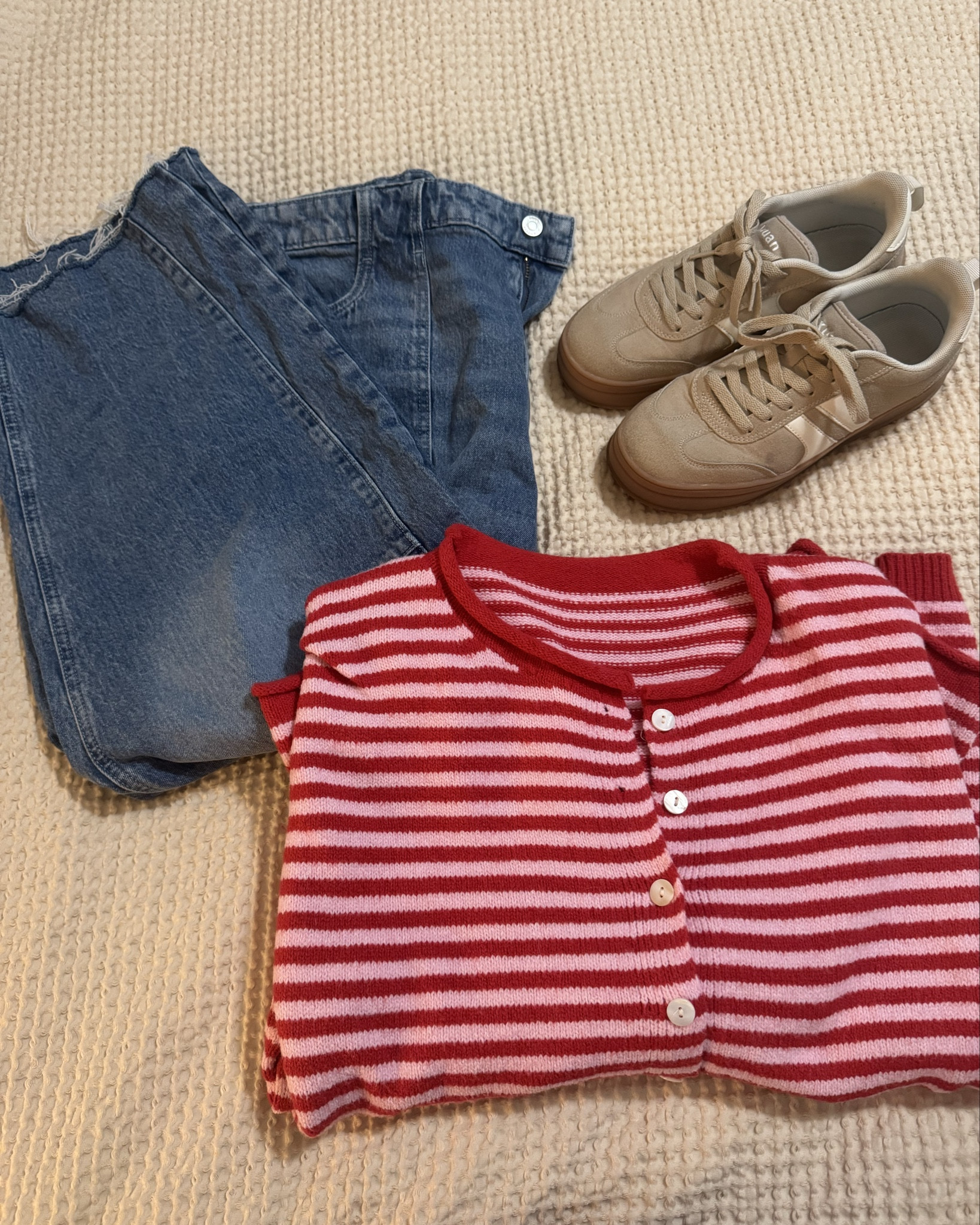 Wearing an Xl in this cardigan, a 16 in these Walmart barrel jeans, and Amazon sneakers. 

#LTKootd #LTKMidsize #LTKPlusSize