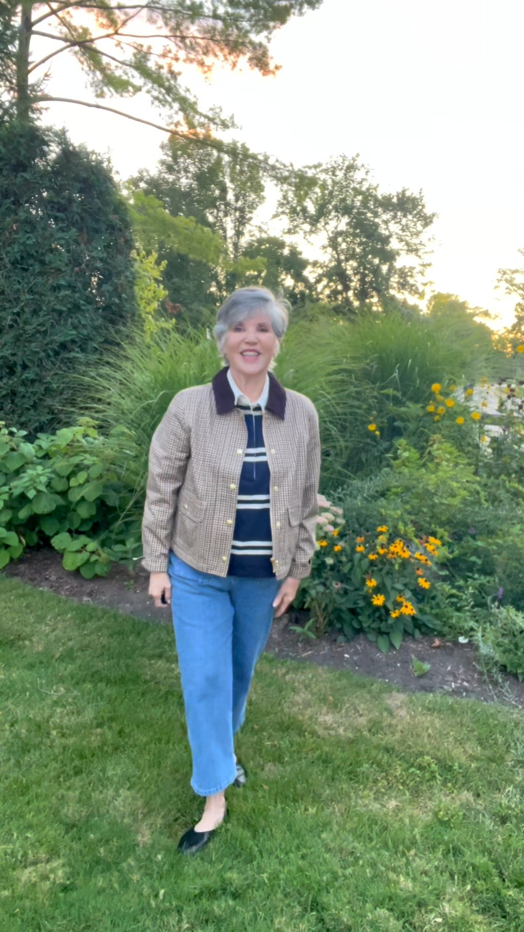 Casual, cozy, and classic — this outfit is perfect for cool fall days 🍁 or casual Thanksgiving gatherings. I layered a blue striped rugby shirt under a brown checked barn jacket (similar ones linked for you!), added jeans, comfy black leather flats, and a touch of gold. ✨
Shop the full look and similar finds here! 🤎
#FallOutfit #ThanksgivingOutfit #ClassicStyle #DrJuliesFunLife #FallFashion2025 #LTKFallLooks


#LTKSeasonal #LTKOver40 #LTKSaleAlert