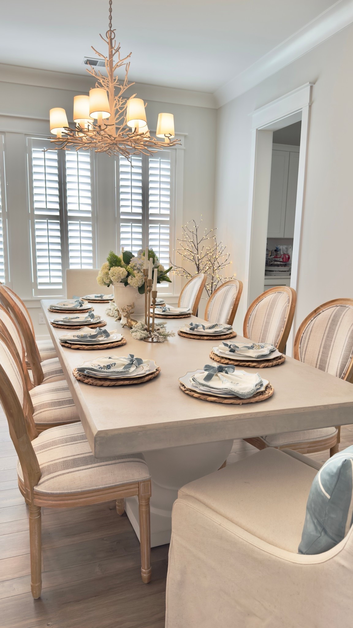 Dining room, place settings, Hime decor 

#LTKHome #LTKHoliday #LTKSaleAlert