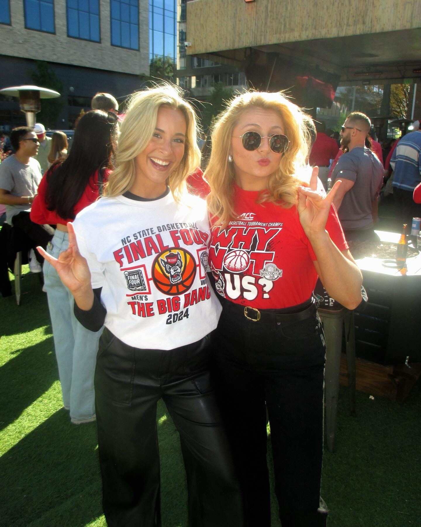 March Madness left me heart broken this year 😫 but the spring weather was GOLDEN for jeans! 

My Sizing:
Jeans = 6/28 Curve Love 
Shoes = 8 

My Measurements (April) :
Height = 5’6
Bust = 36.2 in
Natural Waist = 27 in
Low Waist = 35.5
Hips = 37in 
Super low waist / hips & full booty = 38.5 in
Weight: 139.3 (on a good day 😉)
Typically Wears = M/L (US 6/8/10)

#LTKmidsize #LTKfindsunder100 #LTKSeasonal