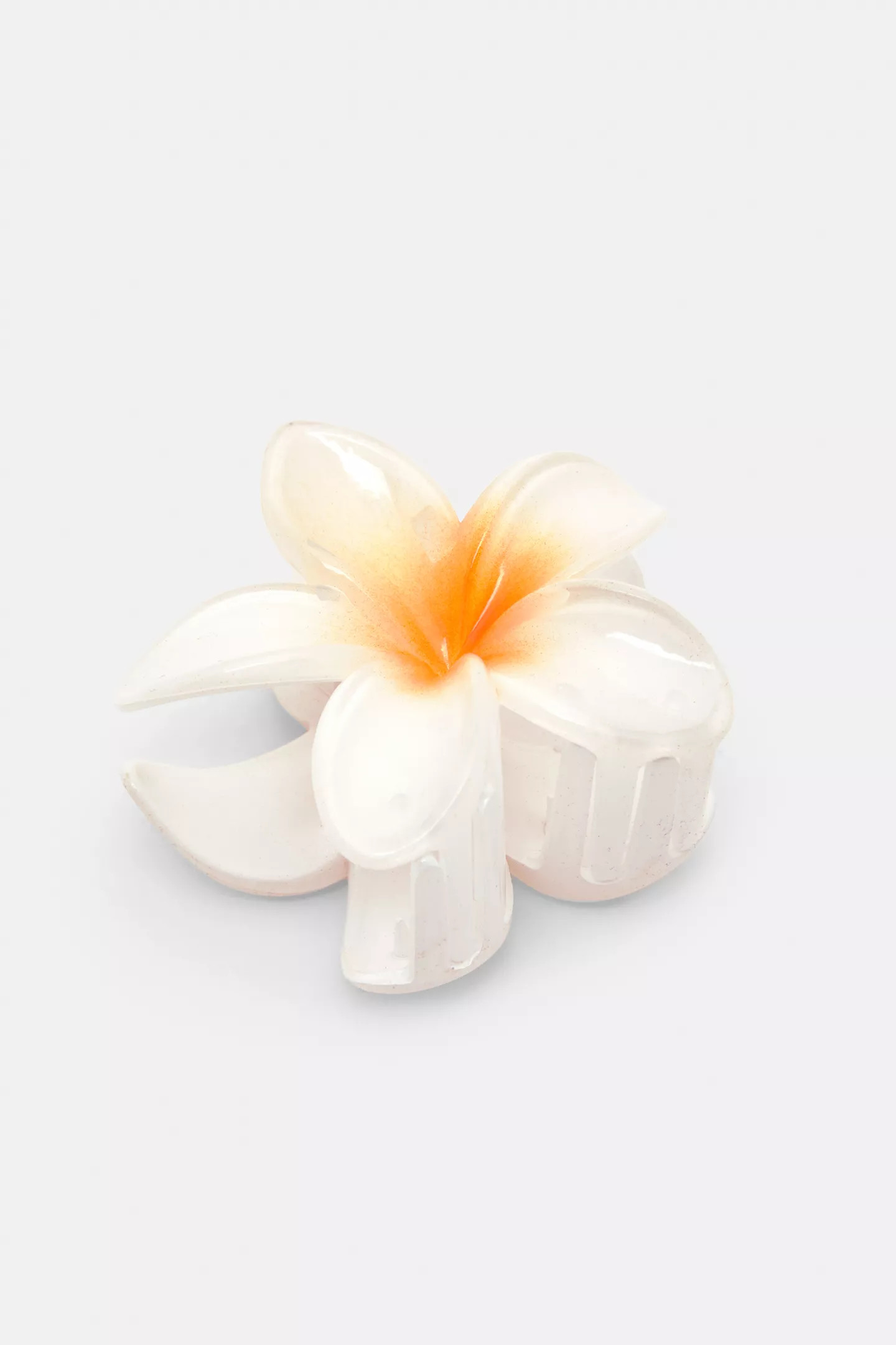 Flower hair clip | PULL and BEAR UK