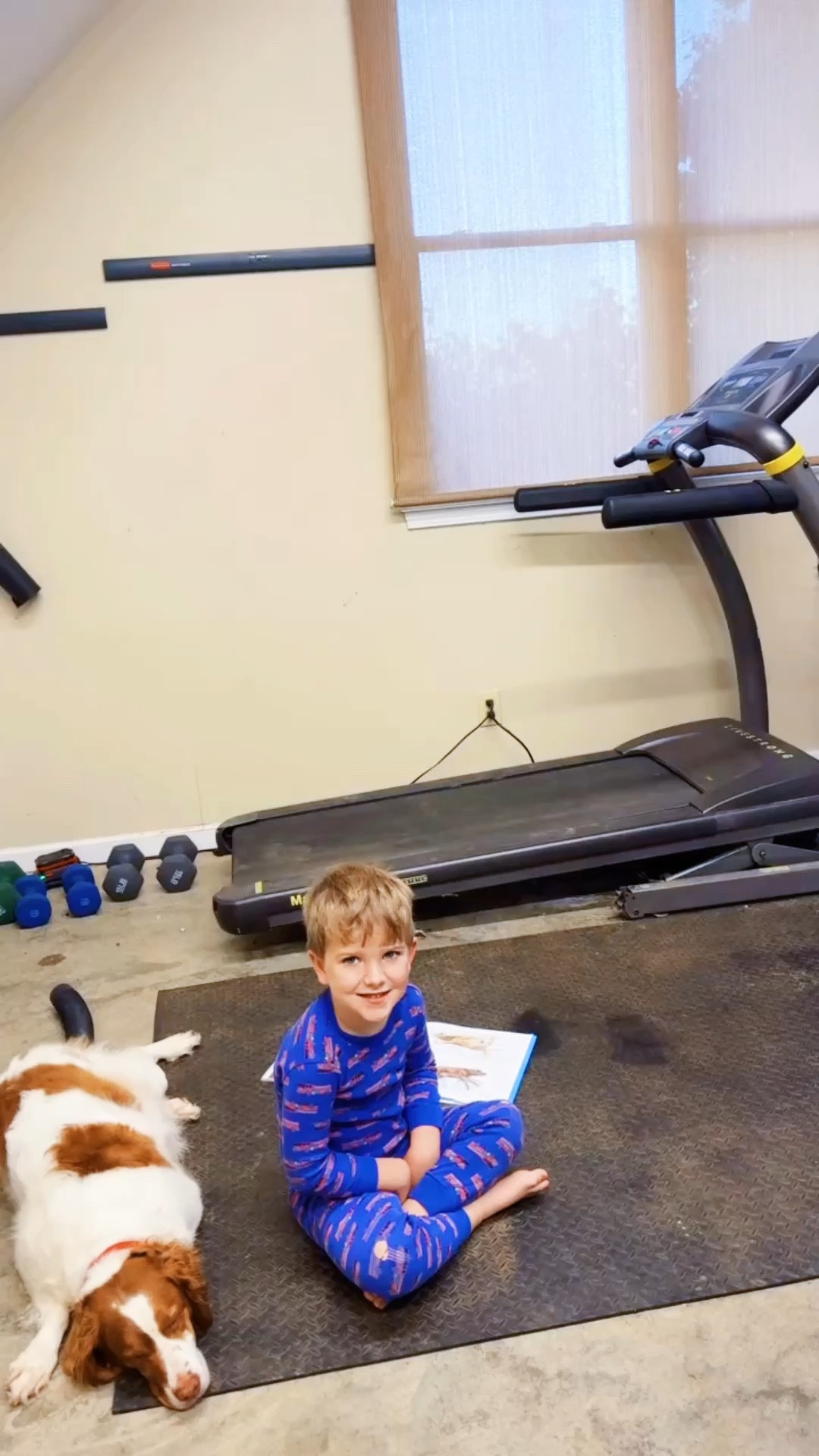 Cutie little mornin’ workout buddy :)