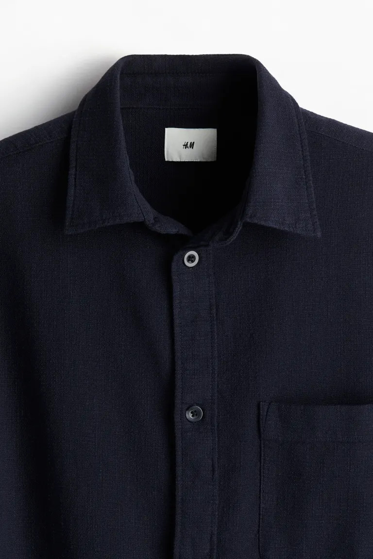 Hemd mit Struktur in Regular Fit | H&M (DE, AT, CH, NL, FI)