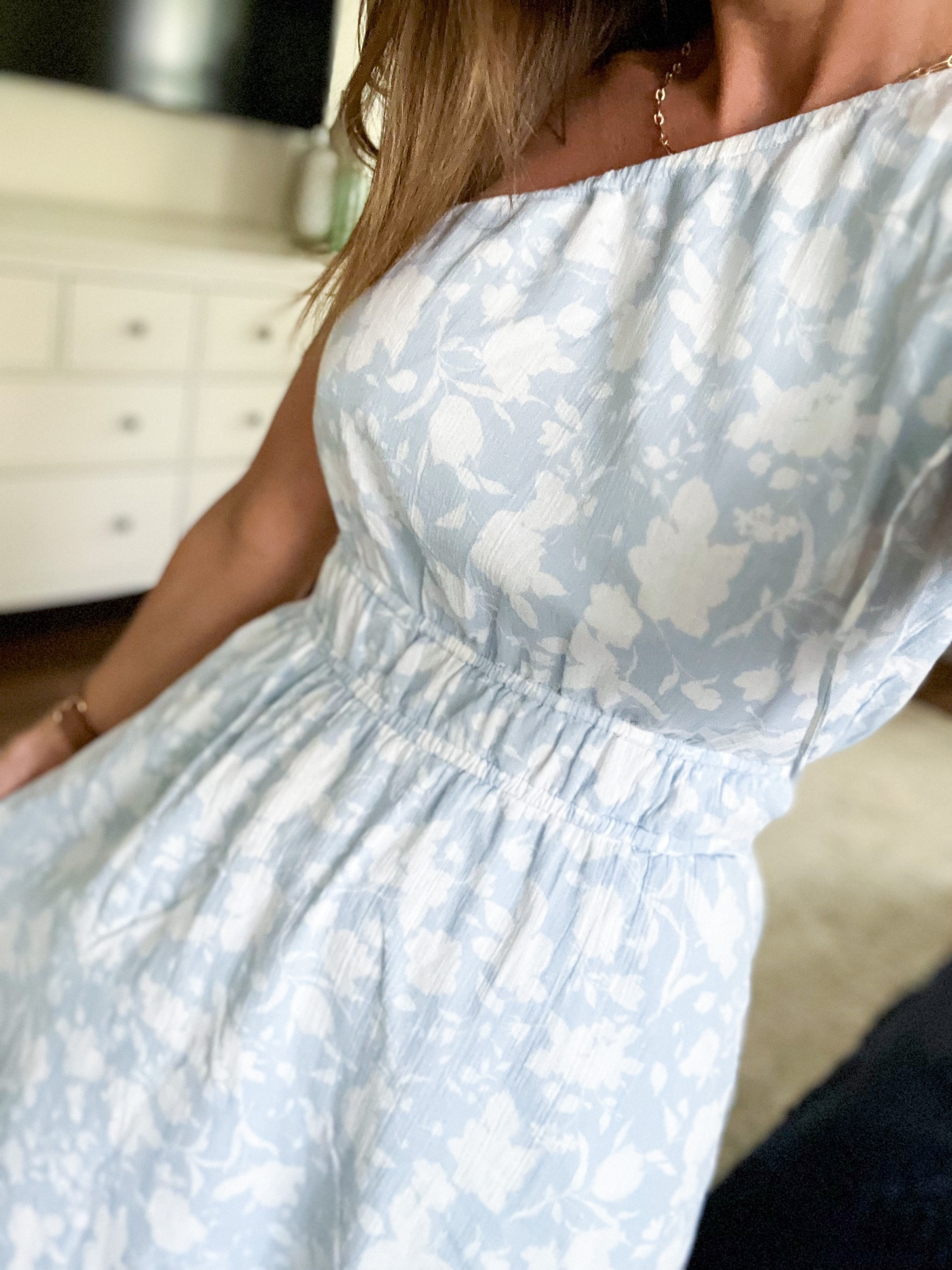 Can we talk about how beautiful this dress is up close? The fabric is amazing, the detail is just darling. Oh, yeah, and this was found at Walmart! 

#walmartfashion #walmartfinds #springdresses #mothersday #weddingguest #graduationdress
