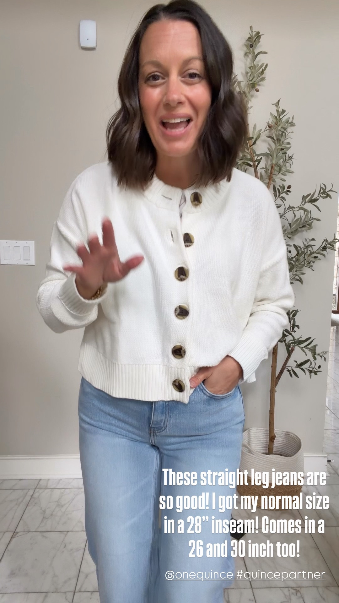 Quince straight leg jeans are so good! They run true to size and come in a ton of inseam options! I am wearing the 26 in a 28” inseam for an ankle length at 5’4”.

@Quince 
#quincepartner

#LTKootd #LTKmomlife #LTKOver40