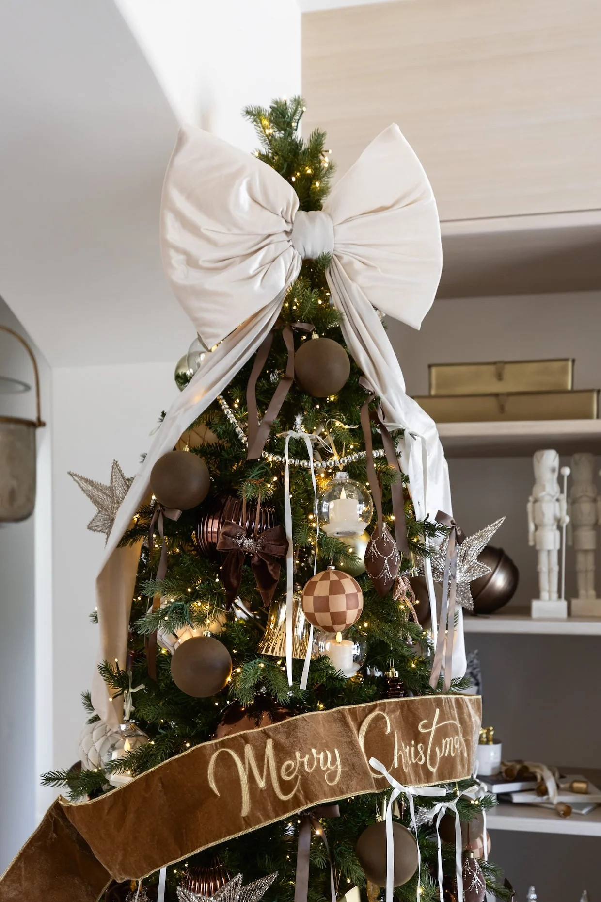 Oversized Velvet Bow - Cream | THELIFESTYLEDCO