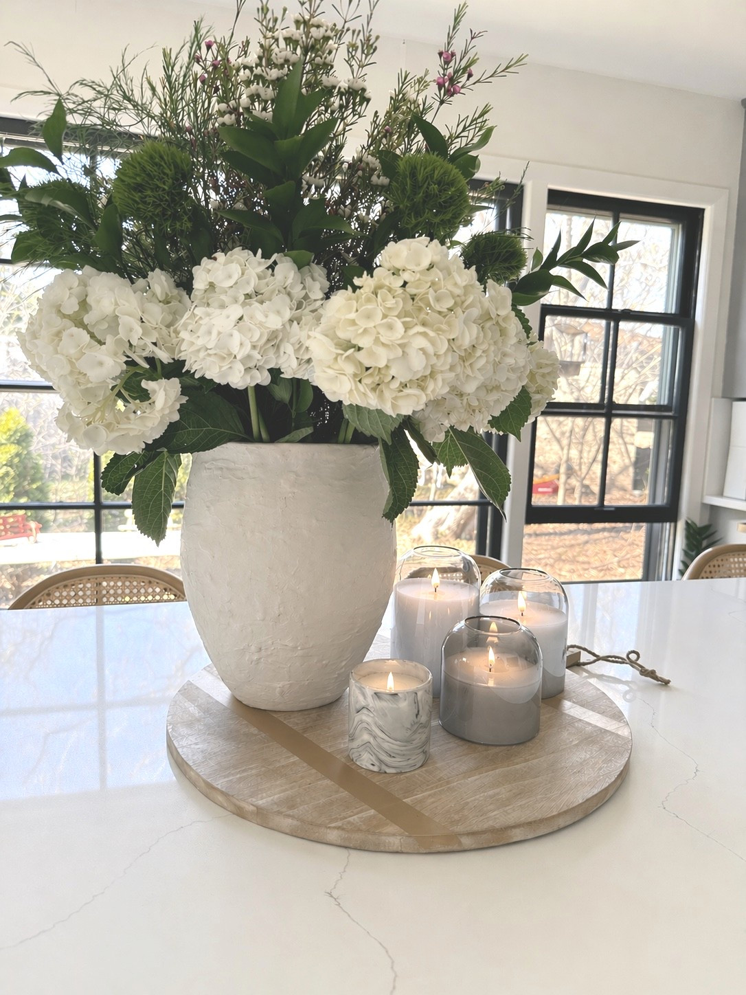 Kitchen island decor love 🖤

#LTKMothersDay #LTKmomlife #LTKHome