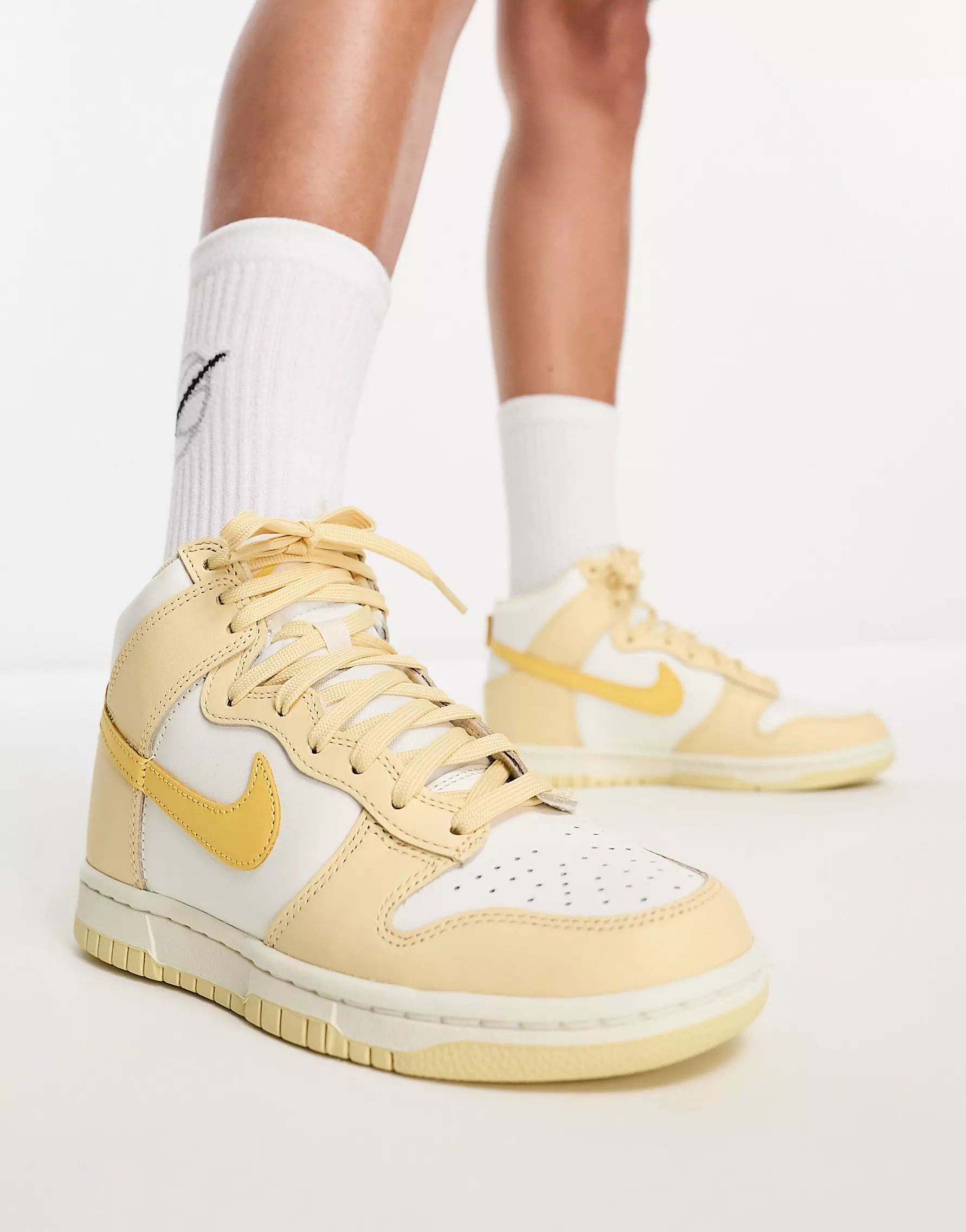 Nike Dunk High sneakers in white and gold | ASOS (Global)