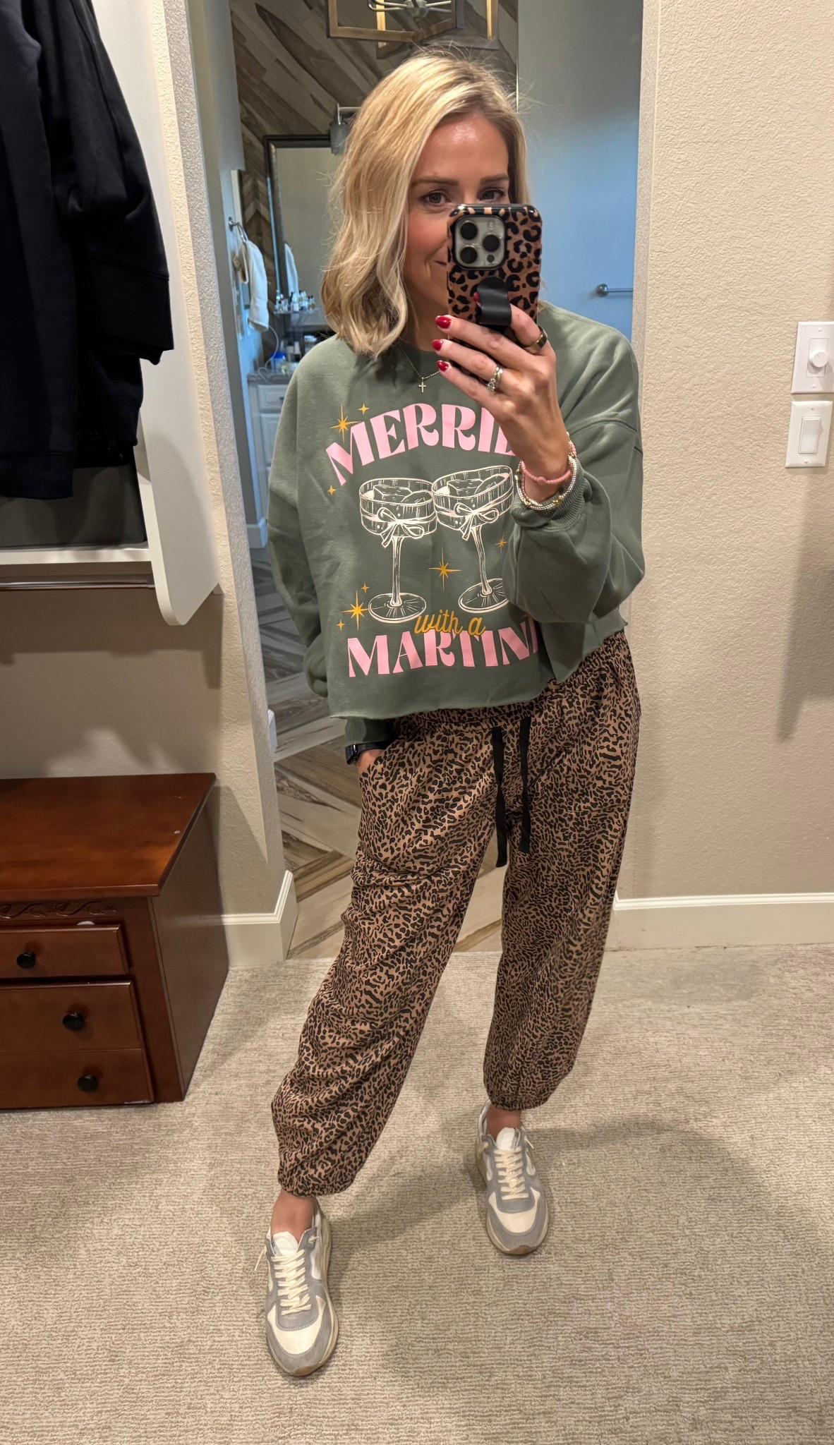 Isn’t everyone merrier with a martini?!🍸❤️🤩
$15 sale sweatshirt
And nearly 40 % off leopard sweats FTW!!!

#LTKFindsUnder50 #LTKSaleAlert #LTKGiftGuide