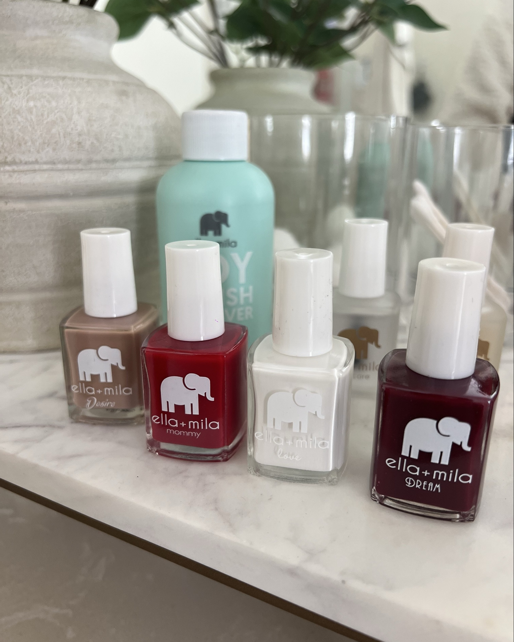 Picked up the cutest Ella + Mila polishes from CVS and I’m obsessed 😍✨ These are literally the perfect little Christmas gift or stocking stuffer. Clean, vegan, and so good on the nails! 🎄💅

Colors:
Desert Suede
Pure Love
Nightdreamer
Paint the Town Red

@ellamila @cvspharmacy #ellamilaholiday #ad #nails 


#LTKBeauty #LTKGiftGuide #LTKHoliday