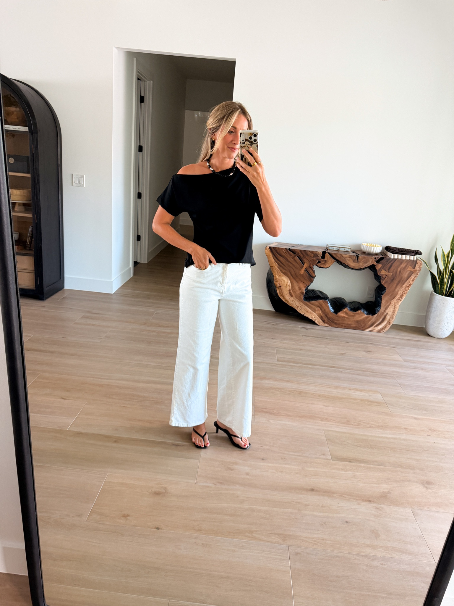 Aritzia dupe top and Walmart jeans, size 6 5’9@ 

#LTKgrwm #LTKdayinmylife #LTKootd