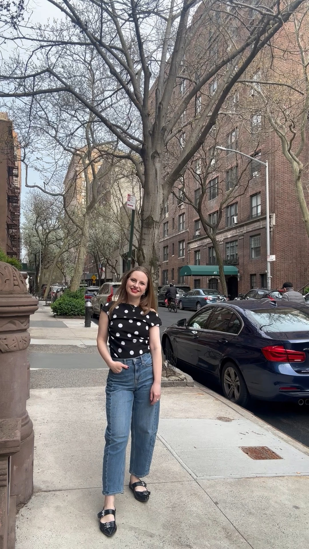 Early spring outfit! This polka dot top is 50% off this weekend, and it’s so good. I’m wearing XS.

Barrel jeans, spring top, spring outfit, polka dots, casual outfit, business casual outfit 

#LTKFindsUnder50 #LTKWorkwear #LTKStyleTip