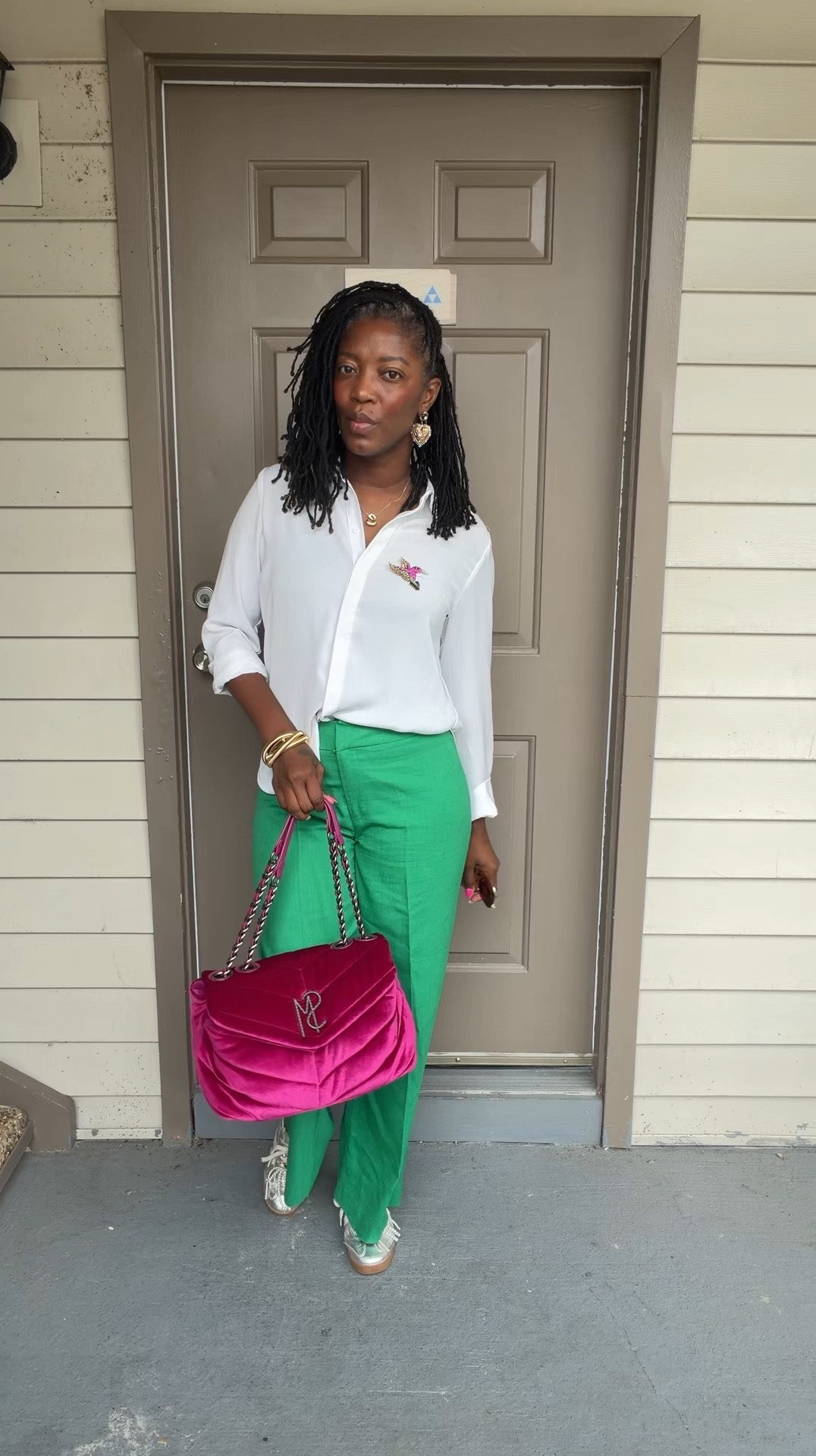 Make the outfit. Dont let the outfit make you! Or whatever Ronnie said. 🤪 

It doesn’t take much to look polished + put together. Just some accessories and confidence. That’s it! 

I don’t gatekeep. 💚 Cc for the 🔗
#affordablefashion #fashionover40 #springoutfits 