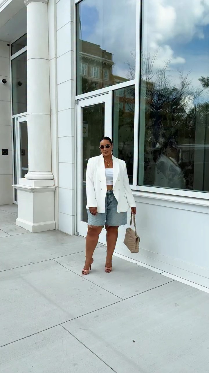 ✨This is such a easy outfit when you need a cute fit. Switch out the tube top for a tank or a peplum and it will be just as cute✨🤍

Shorts curvy midsize summer style white blazer linen looks torrid  targetstyle

#LTKPlusSize #LTKMidsize #LTKOver40