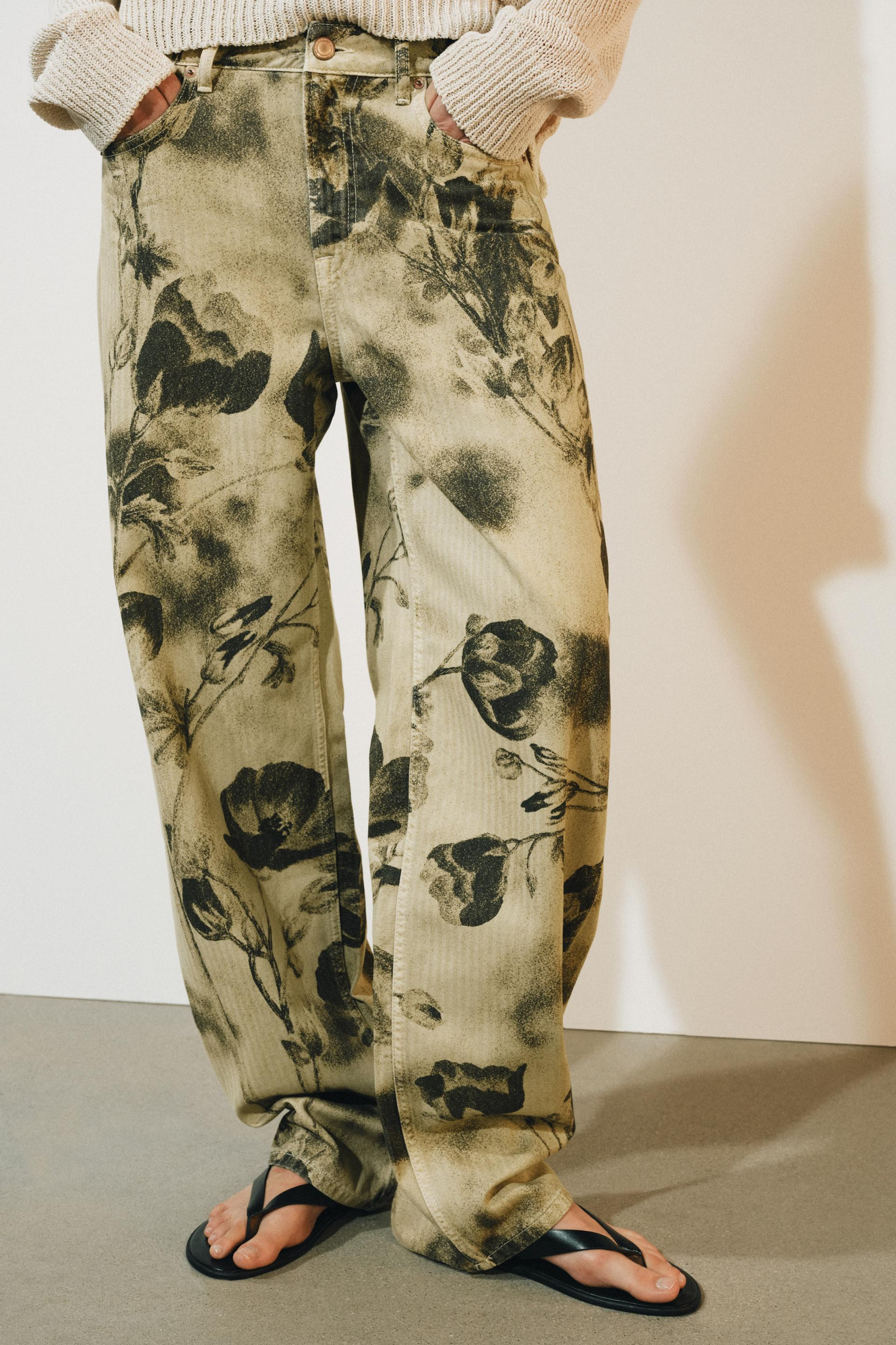 ZW COLLECTION MID-RISE BARREL JEANS WITH FLORAL PRINT | Zara US