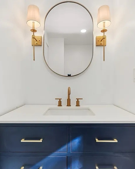 Simple and elegant bathroom 💙