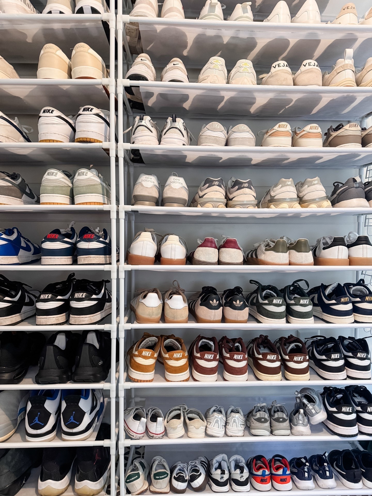 Sundays are for sneakers. 👟 

We loved how these mudroom shelves turned out, plenty of space for the whole family's footwear obsession, styled and sorted to perfection. 

Want to step up your own shoe storage game? We’ve linked our go-to organization must-haves over on @LTK!