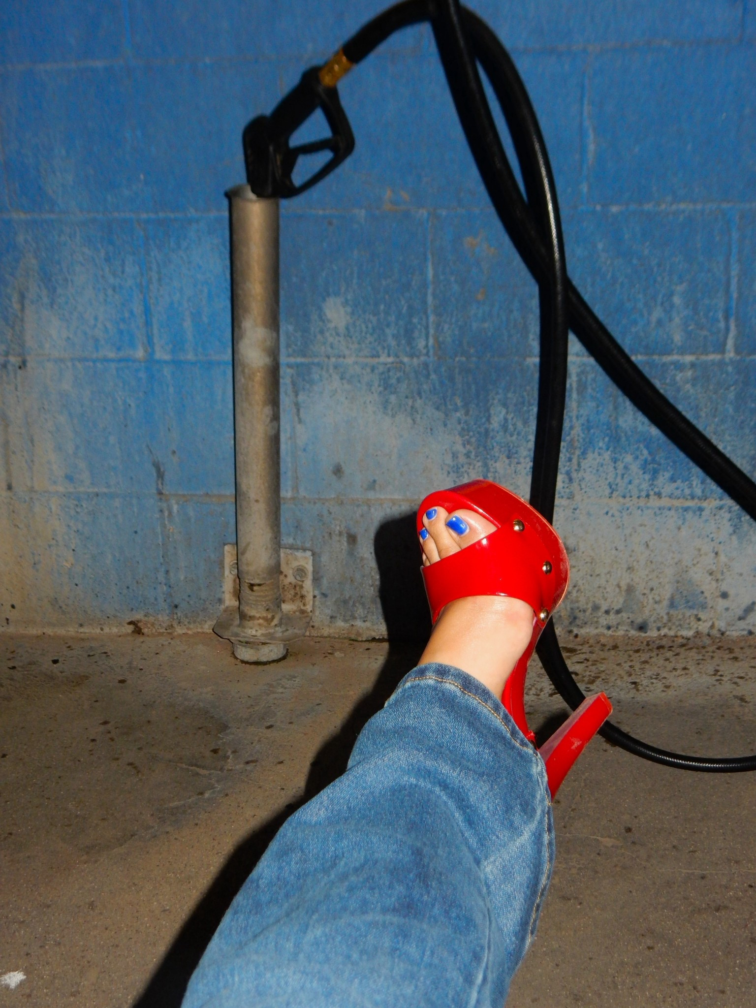Perfect red heels! 