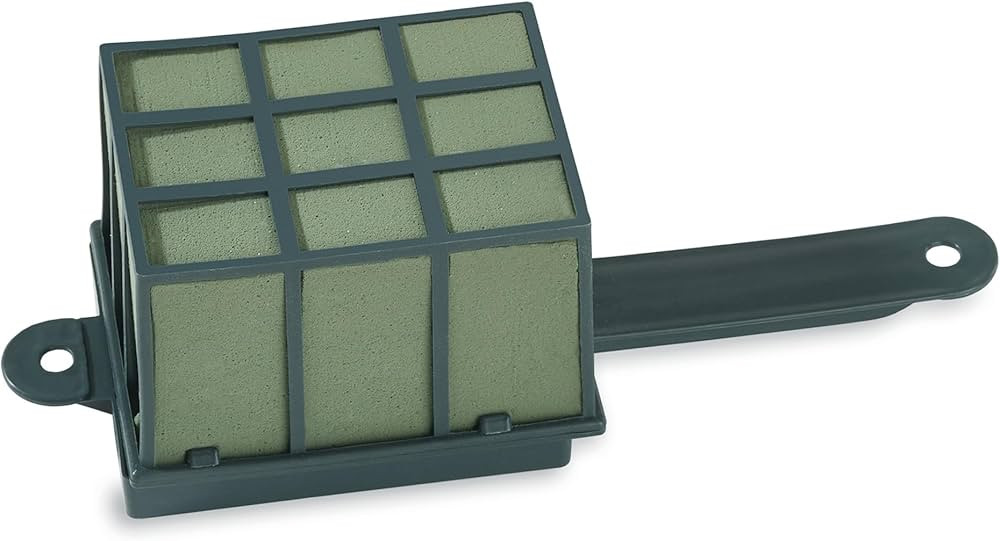 FloraCraft Floral Cage Arranger with Floral WetFōM 3.25 Inch x 3.75 Inch x 4.6 Inch Green | Amazon (US)