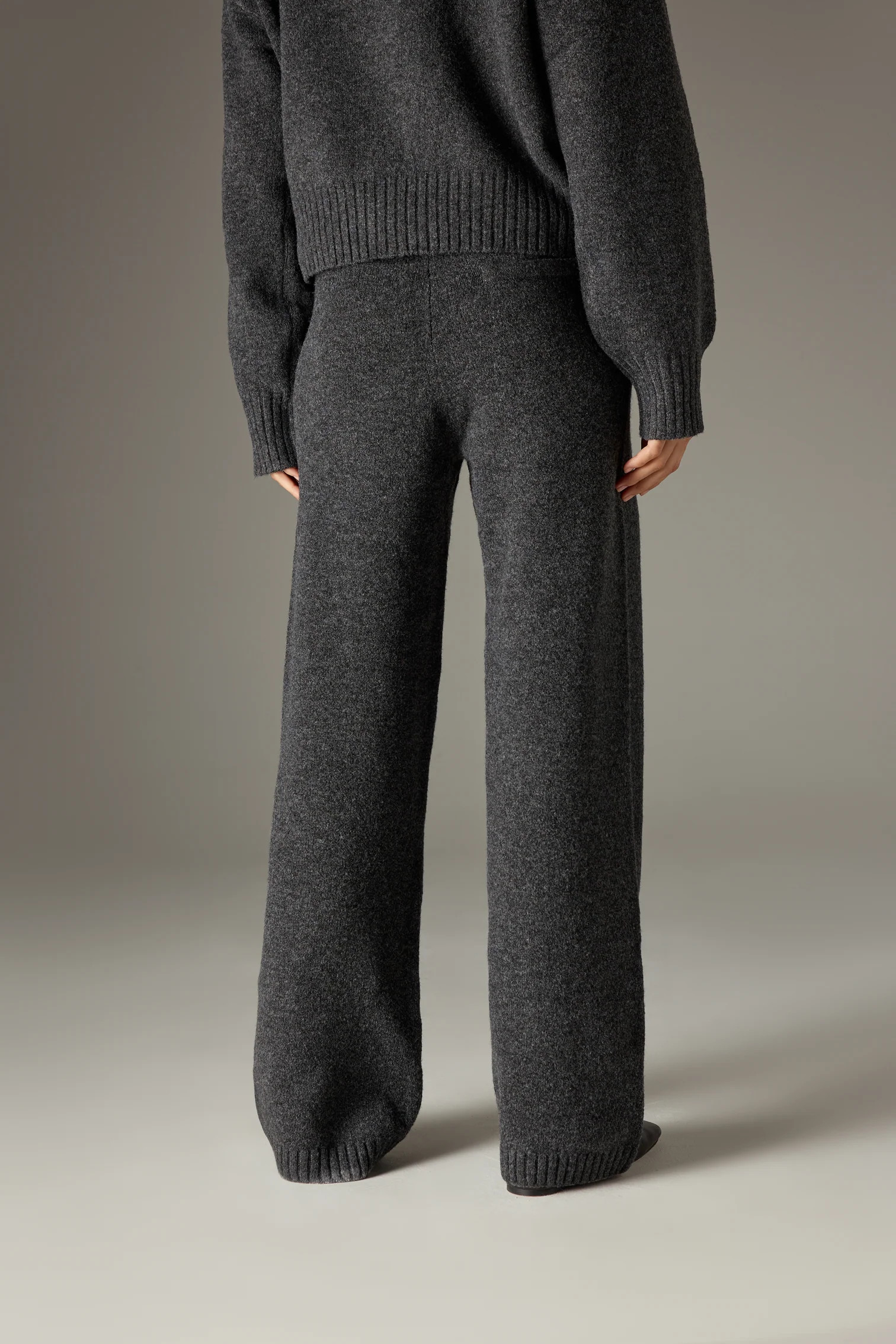 FLUFFY KNIT EMBLEM EMBROIDERED JOGGER - CHARCOAL | The Couture Club