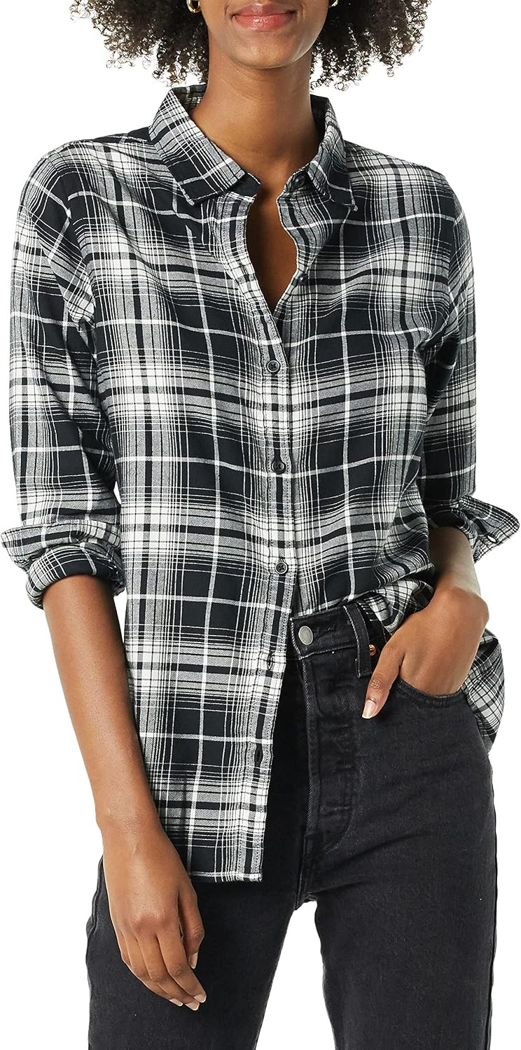 Amazon Essentials Women's Regular-Fit Long-Sleeve Lightweight Plaid Flannel Shirt with Brushed Finish, Shirttail Hem | Amazon (US)