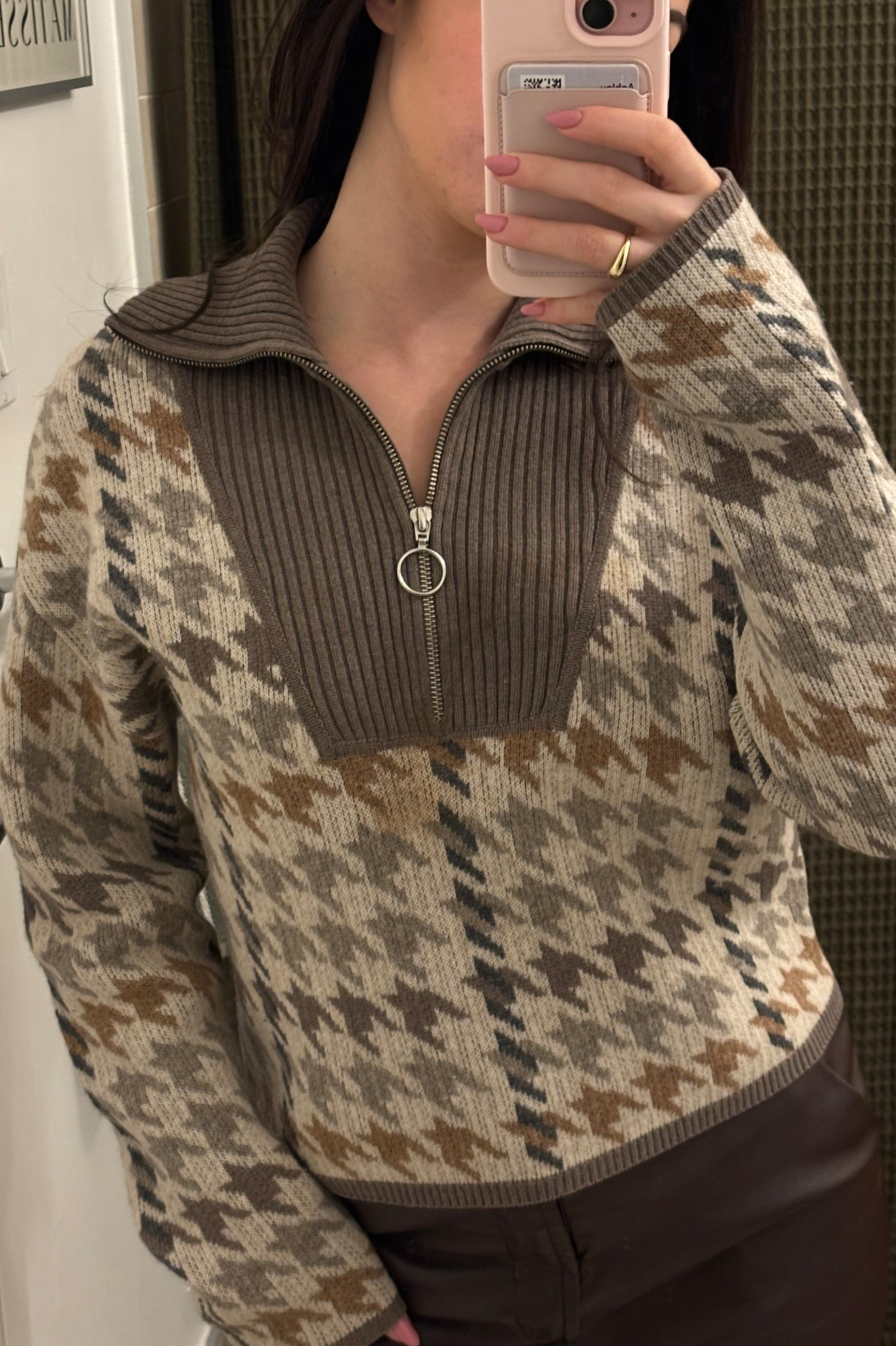 Similar (ish) quarter zips tagged 

#LTKSeasonal #LTKU