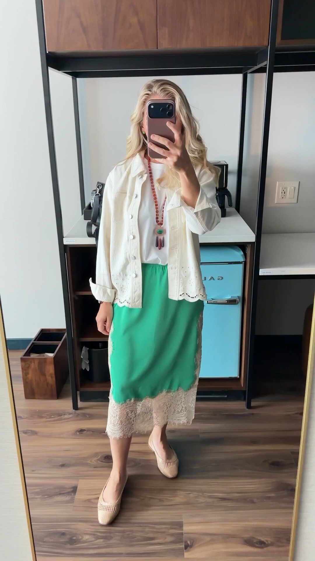 Cincinnati this week for training with @subzerowolf and @coveappliances, and this outfit is exactly the kind of look I love for long days that turn into evenings out.

Comfortable enough for a full day of learning, polished enough for dinner with @cosentinousa at my favorite Italian restaurant tonight. 🍝✨

A slip skirt, soft layers, comfortable flats, and a lightweight jacket are one of my favorite formulas when I want to feel put together without sacrificing comfort. The best outfits work as hard as you do.

What I love most is that every piece in this look was packed to mix and match with multiple outfits throughout the trip. Less packing, more outfit options.

Now it’s time for pasta, good conversation, and a little design inspiration. 🤍

#SubZeroWolfCove #Cosentino #DesignerLife #InteriorDesigner #BusinessTravelStyle #TravelWardrobe #SlipSkirtStyle #ComfortableChic #WhatIWore #StyleOver40

#LTKootd #LTKdayinmylife #LTKPetite