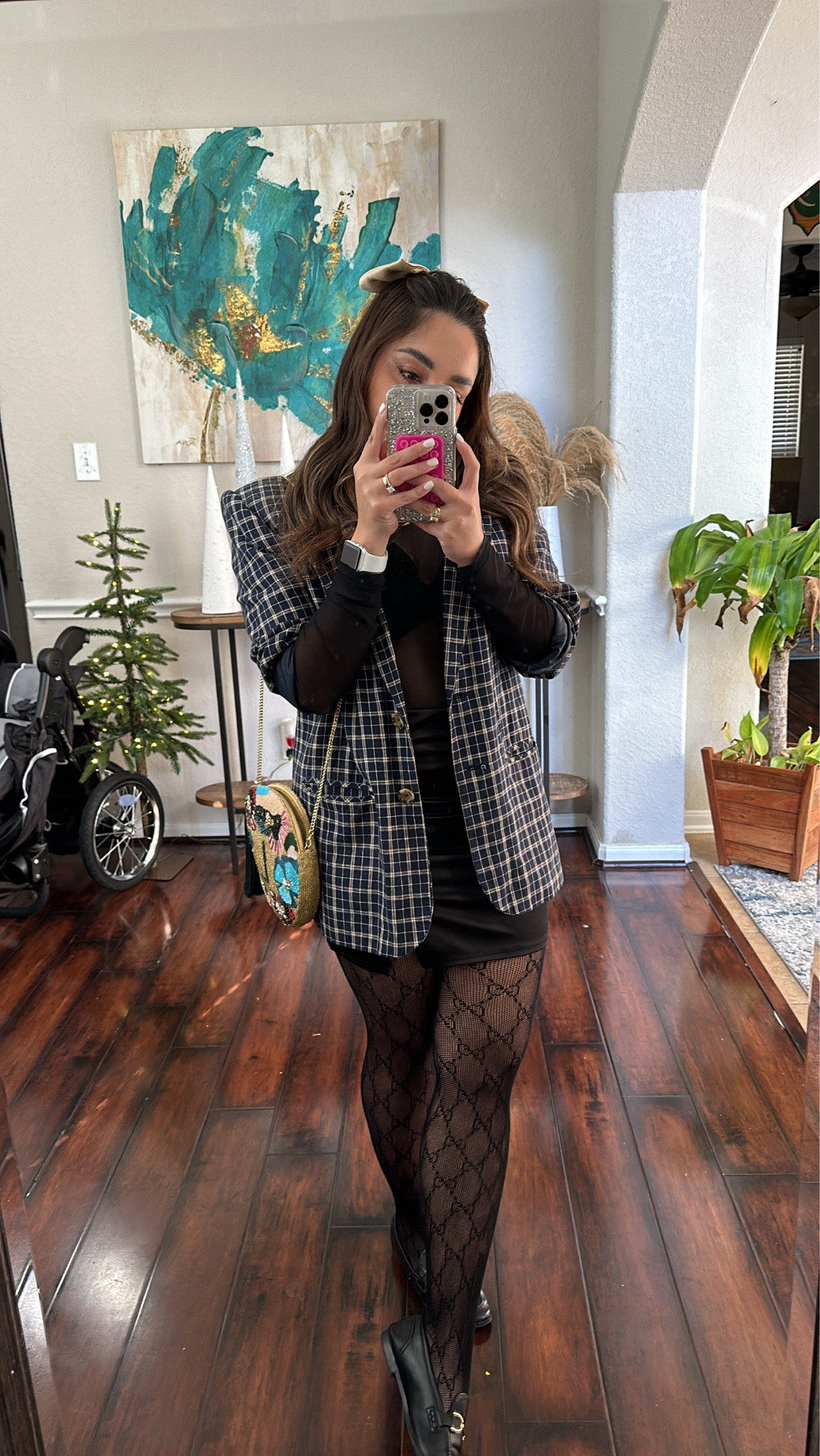 Holiday brunch outfit of the day! 
Long sleeve mesh : medium 
Skirt ; medium 



Birthday outfit / festive outfit / holiday outfit / Christmas party outfit 