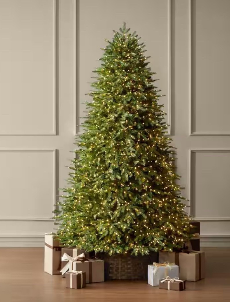 Viral Christmas Tree

#LTKHoliday