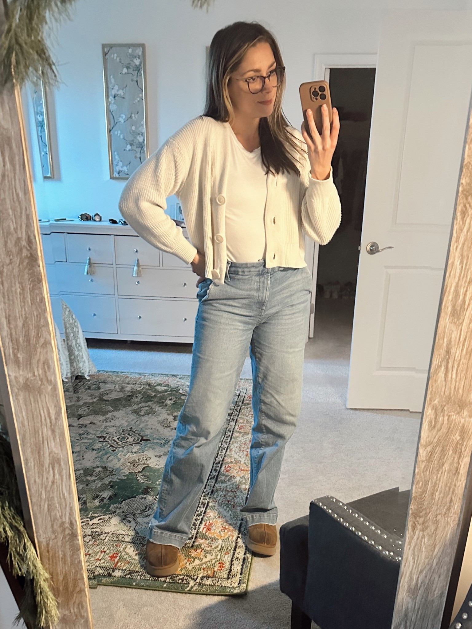 Surprisingly, I’m into these wide leg jeans now.

#cozychic #coastal

#LTKStyleTip