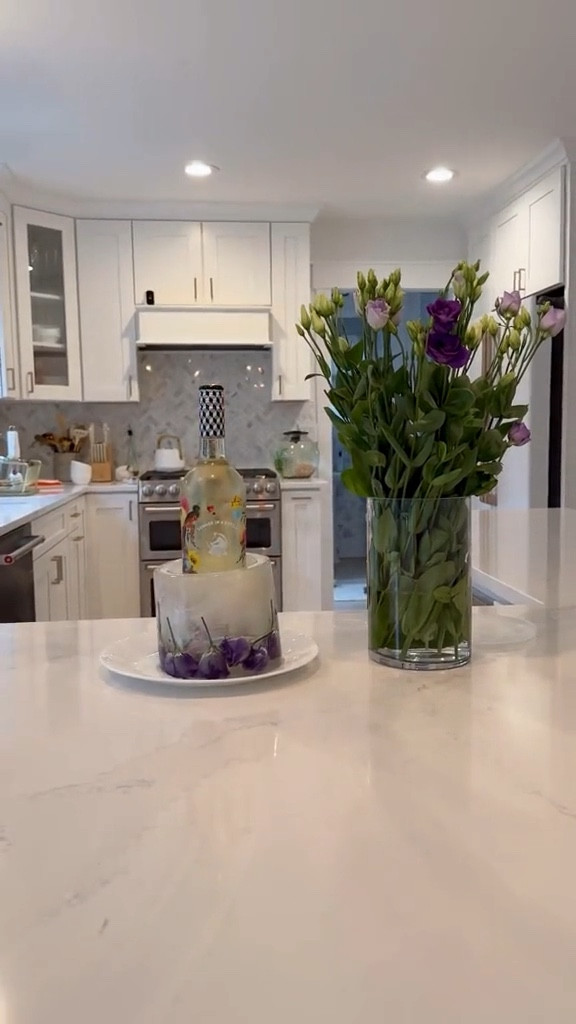 The best hosting piece! I love this ice mold for the summer 

#LTKFindsUnder50 #LTKHome #LTKParties