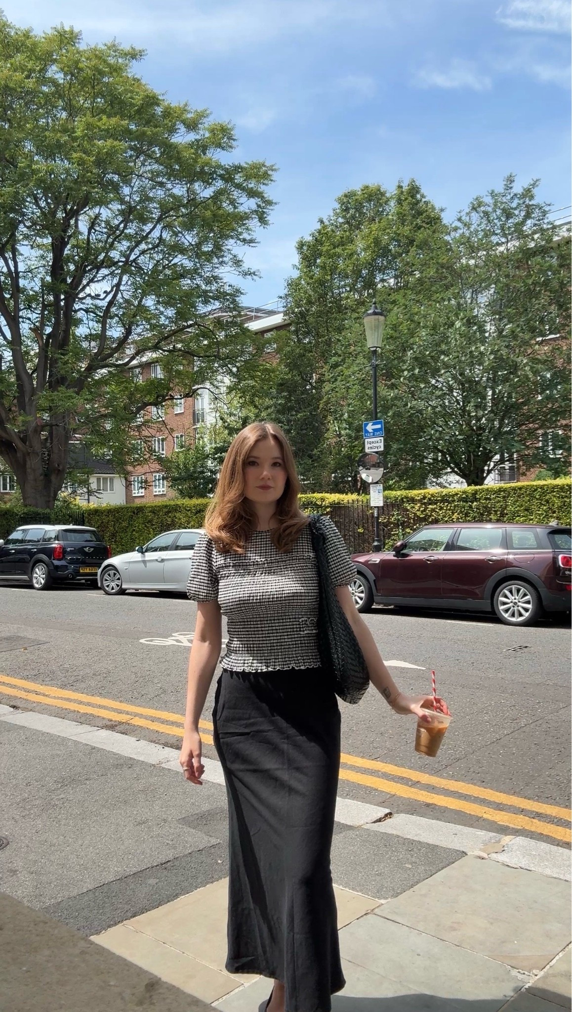 grabbing banana coffee in London

#LTKsummer #LTKstyletip #LTKbag
