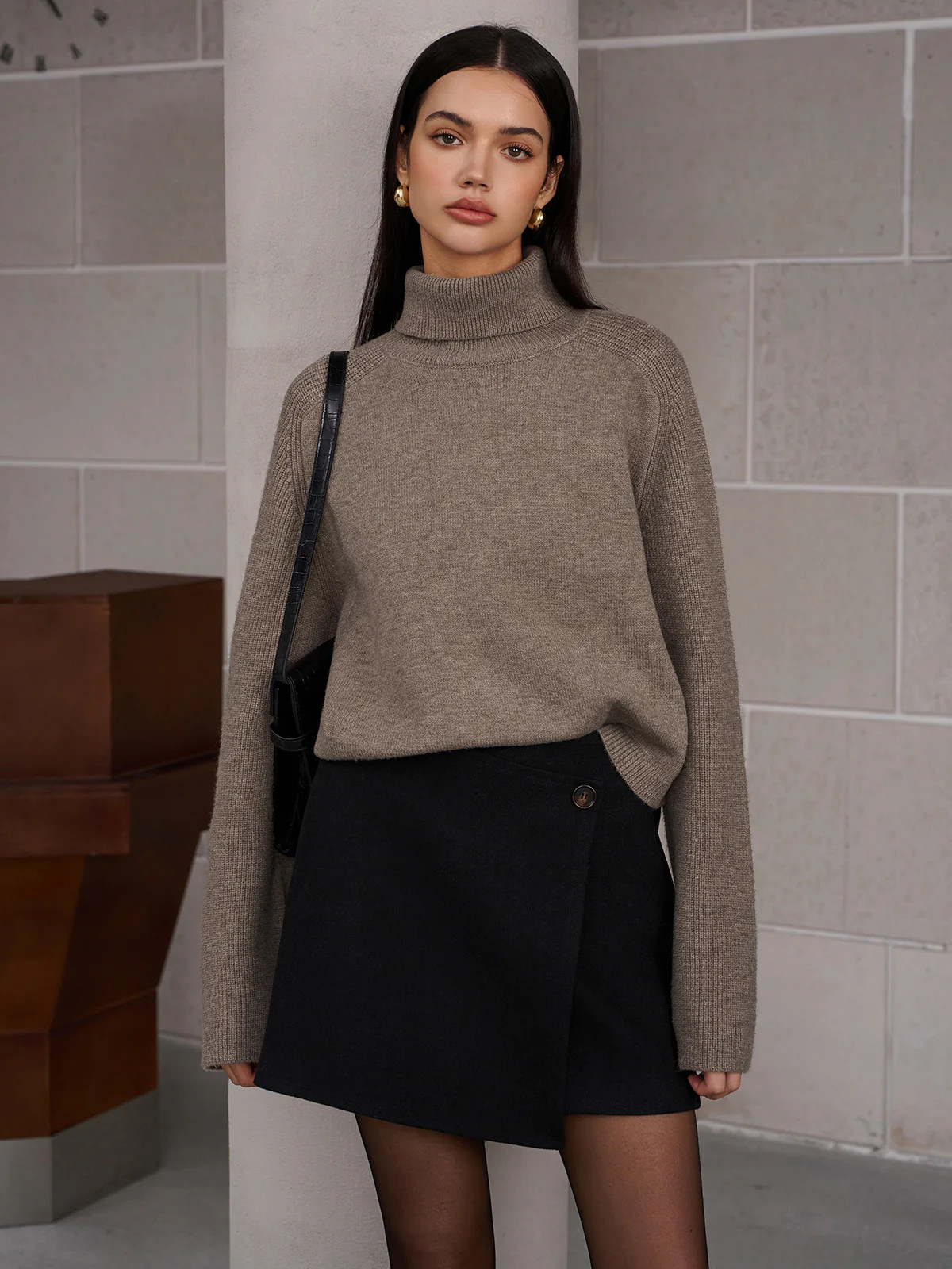 Ribbed Turtleneck Short Sweater | Commense
