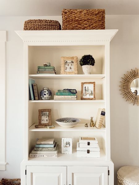 Winter styled bookshelf with coastal accessories from @cailinicoastal #cailinicoastal #ad

#LTKSeasonal #LTKHoliday #LTKhome