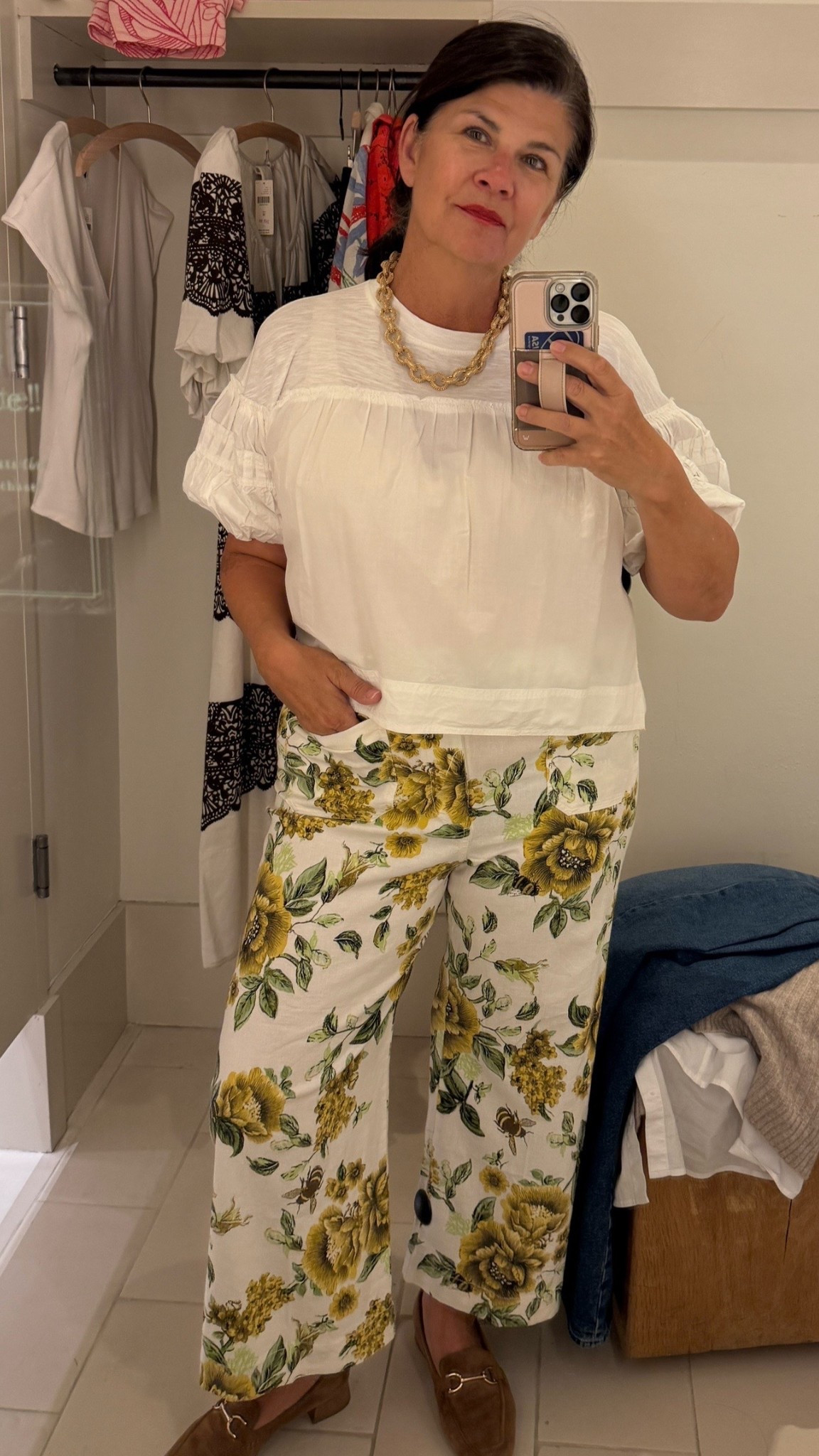 Cutest garden pants with bees!!! 

#LTKOver40 #LTKSeasonal