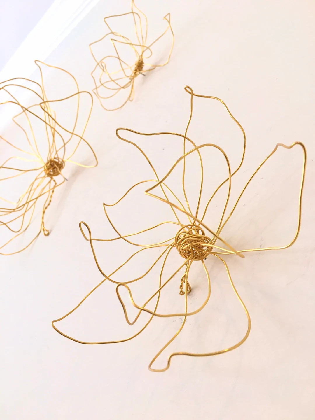 Home Decor, Wall Decor, Wall Hanging, Wire Art, One Flower, Gold, Unique Interior Design Idea, Wa... | Etsy (US)