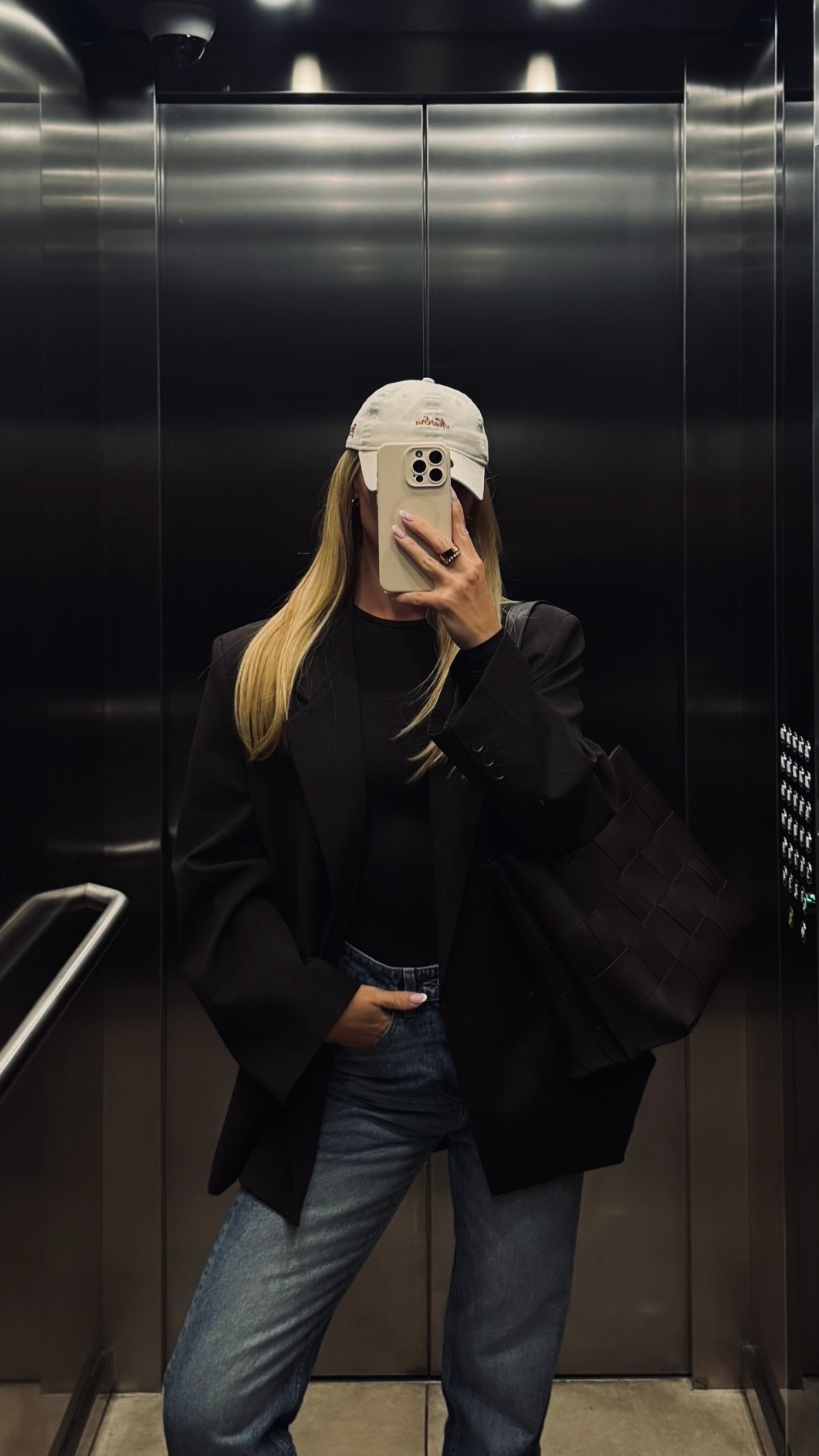 A day of running errands & ticking off my To Do List — styling this brown pinstripe blazer, I’ve had this since last year and I’m so glad they brought it back in stock. Such an effortless, throw-on piece that looks very chic and smartens up even the most basic outfits. Paired with my favourite Zara jeans, so flattering on the legs and they look good with everything! And the best long sleeve basic tops for layering under knitwear as the months get colder 🤎 I hope you love! 🥰✨

I’m 5ft6, UK 6-8 for reference and I wear:
Blazer in XS/S
Jeans in UK 6 
Top in XS 




Brown Oversized Blazer, Brown Basics Top, Zara Jeans, Zara Blazer, Zara Outfit, Autumn Outfits UK, Casual Outfits, Running Errands Outfit, Realistic Everyday Outfits. 

#LTKwinter #LTKautumn #LTKuk