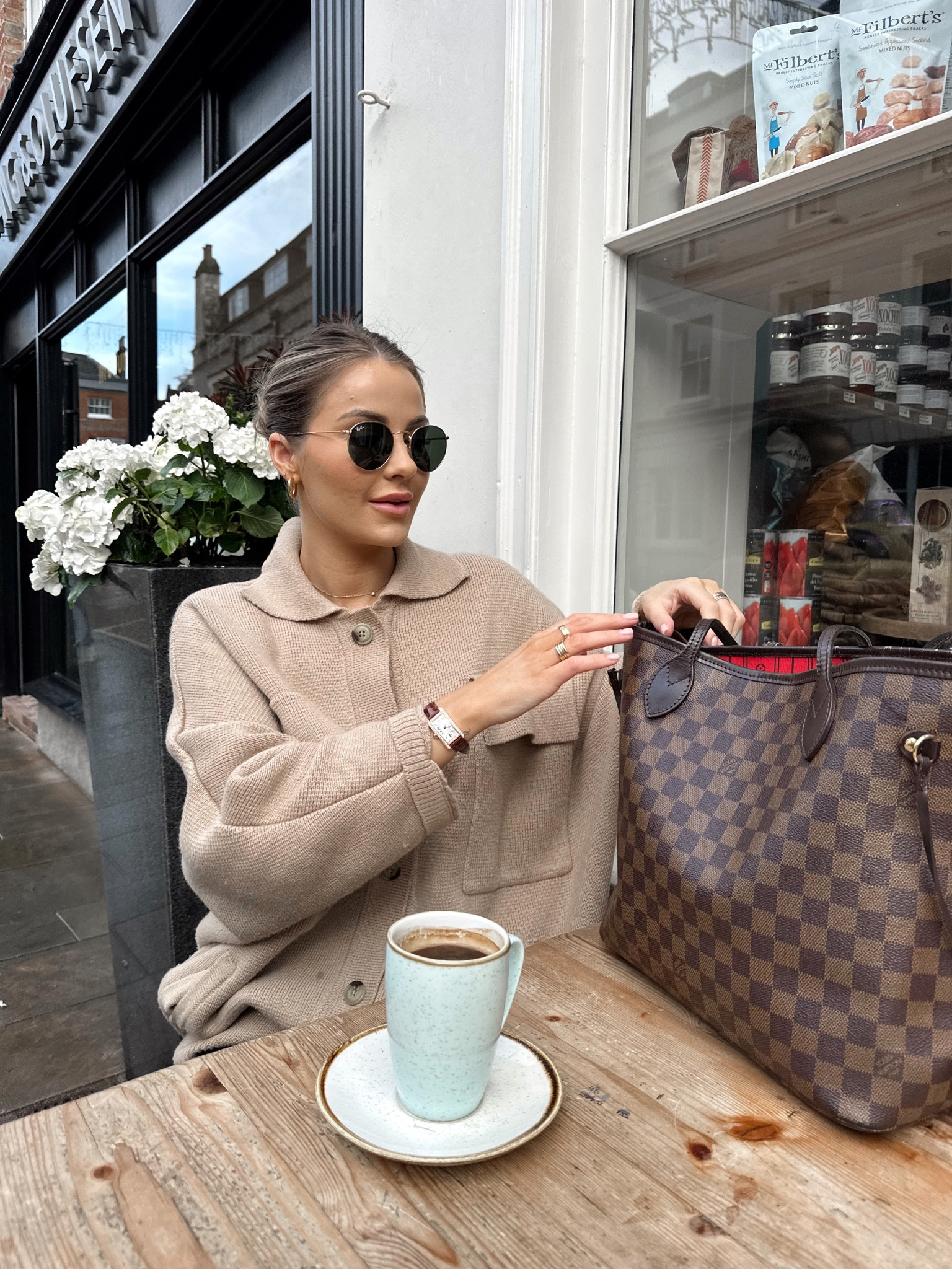 The newest edition to the A/W wardrobe 🍂🤎🫶🏻 so excited to style my new luxury handbag. I found it on @ebay_uk pre-loved so managed to get it a little cheaper too which is always win! If you’re after a wish list piece eBay have an an Authenticity Guarantee service on eligible bags over £500 👏🏼 AD