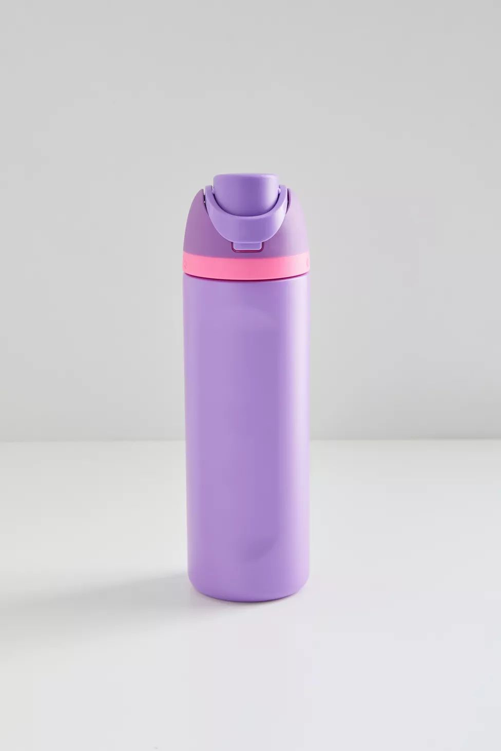 Owala UO Exclusive FreeSip 24 oz Water Bottle | Urban Outfitters (US and RoW)