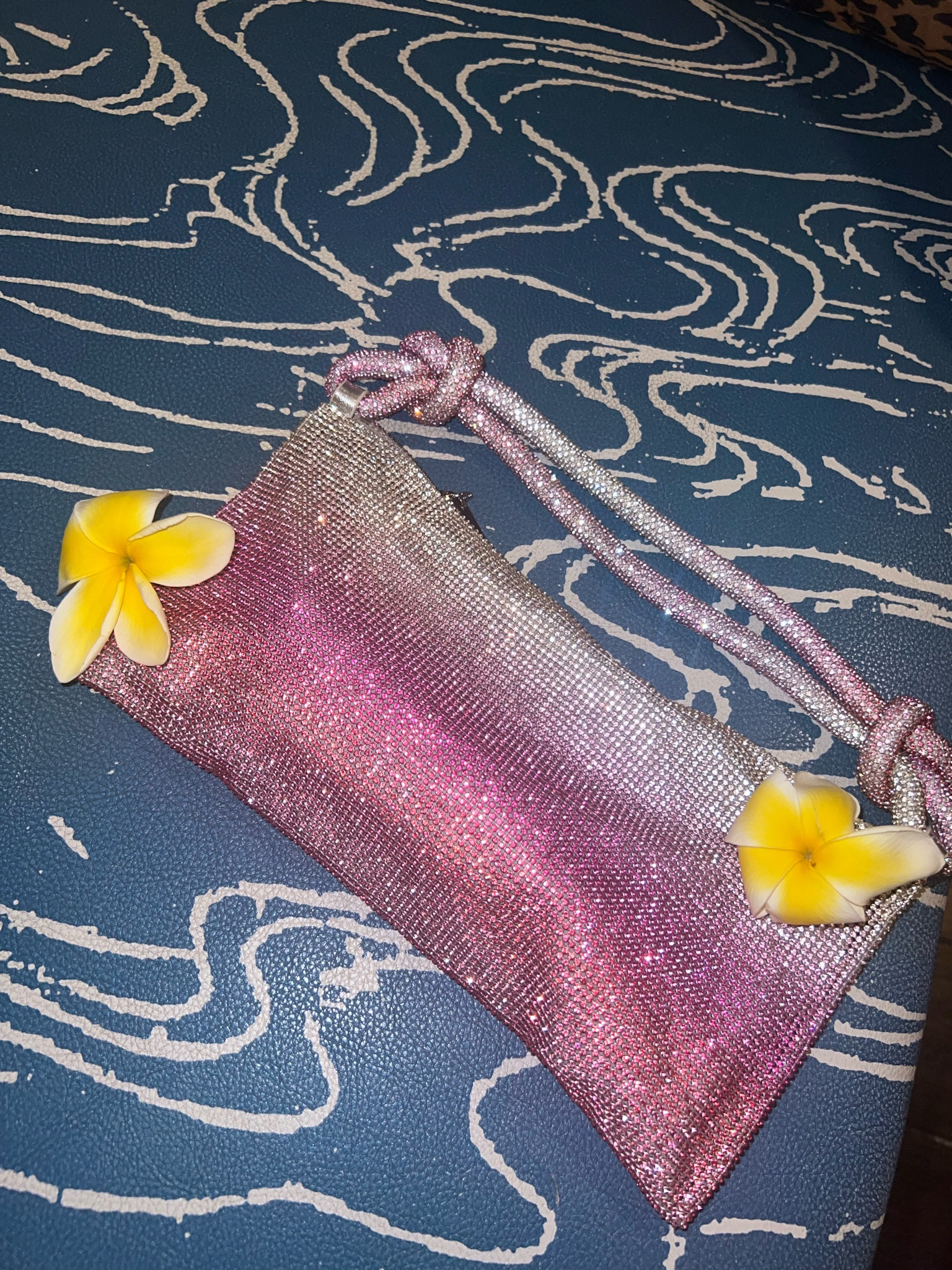 Prettiest bag >> 💅🏼

#LTKparties #LTKitbag #LTKSeasonal