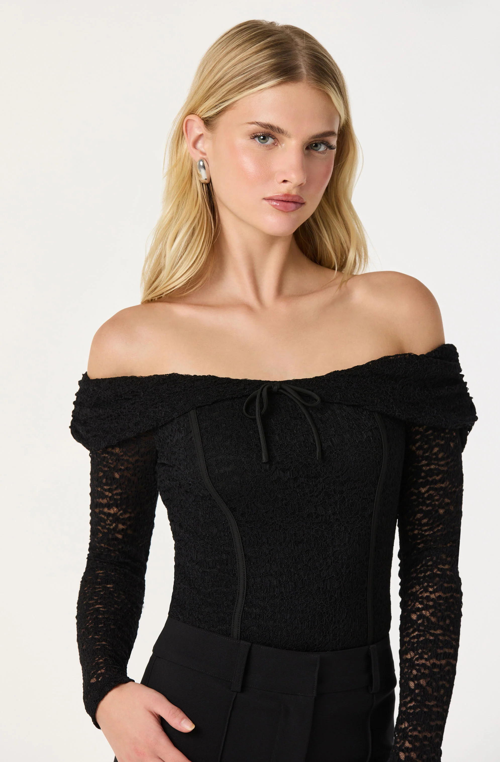 Off Shoulder Lace Top - Black / XS | ASTR The Label (US)