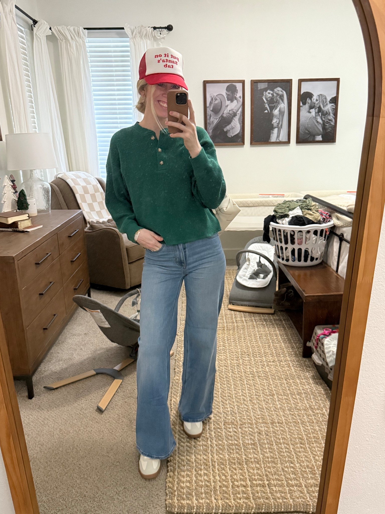 Casual mom fit ❤️🎄

#LTKmomlife #LTKFindsUnder50 #LTKHoliday