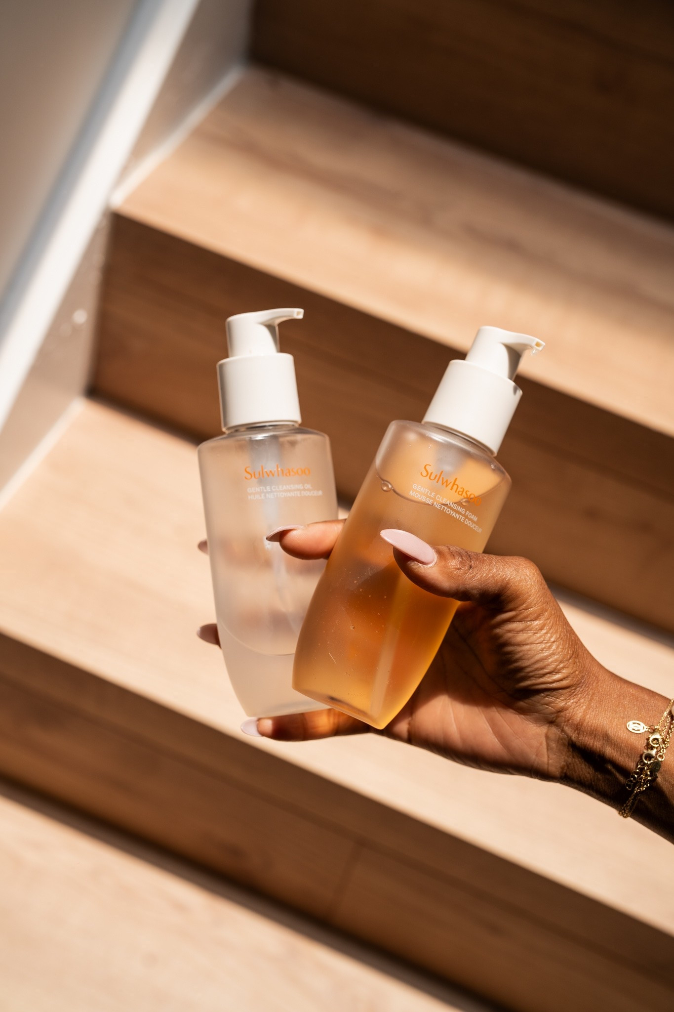 🧡 If you’ve followed me for a while, you know I love a good double cleanse. These two have become staples in my routine because they leave my skin feeling clean, fresh, and never stripped. I start with the cleansing oil to melt away makeup and sunscreen, then follow with the cleansing foam for that extra clean feeling. It’s one of my favorite parts of my skincare routine and always makes my skin feel so refreshed at the end of the day.

🤎 Si me sigues desde hace tiempo, sabes que me encanta la doble limpieza. Estos dos productos dejan mi piel limpia, fresca y suave. Son de esos básicos que siempre disfruto usar al final del día.

Follow me on Instagram and YouTube
@kirasfashionfinds

#LTKselfcare #LTKBeauty #LTKvlog