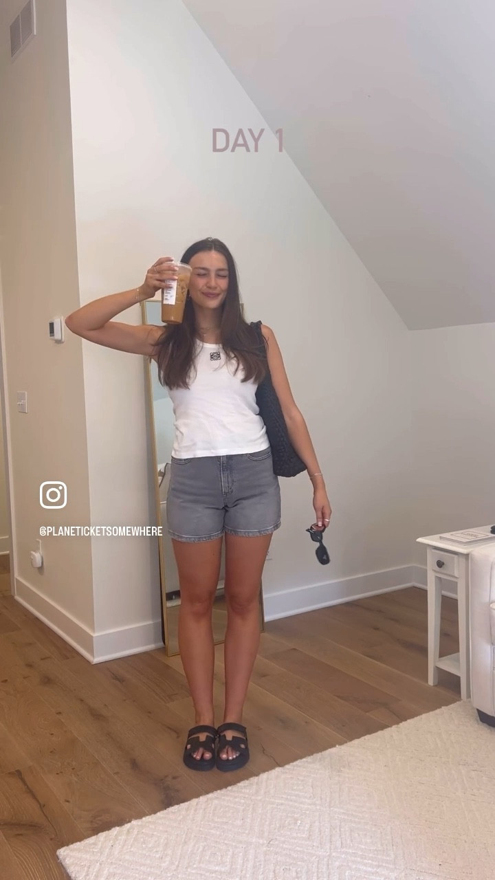 30 days of outfits start now! Day 1, coffee run look! 

#LTKstyletip #LTKfindsunder100 #LTKtravel