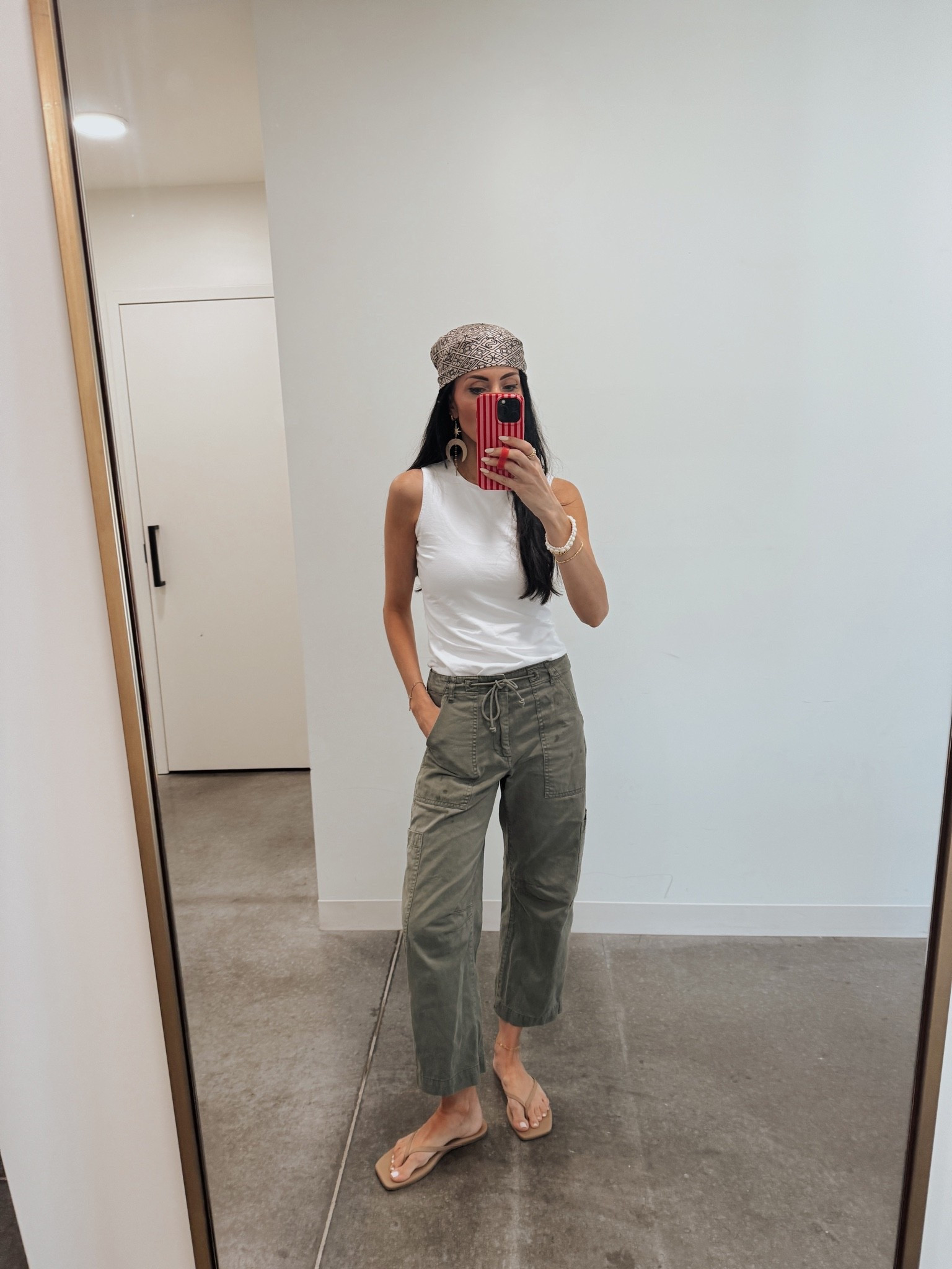 These @Pistola Denim pants are such a dream. The perfect military green, long enough and slightly bowed. Fit is tts.